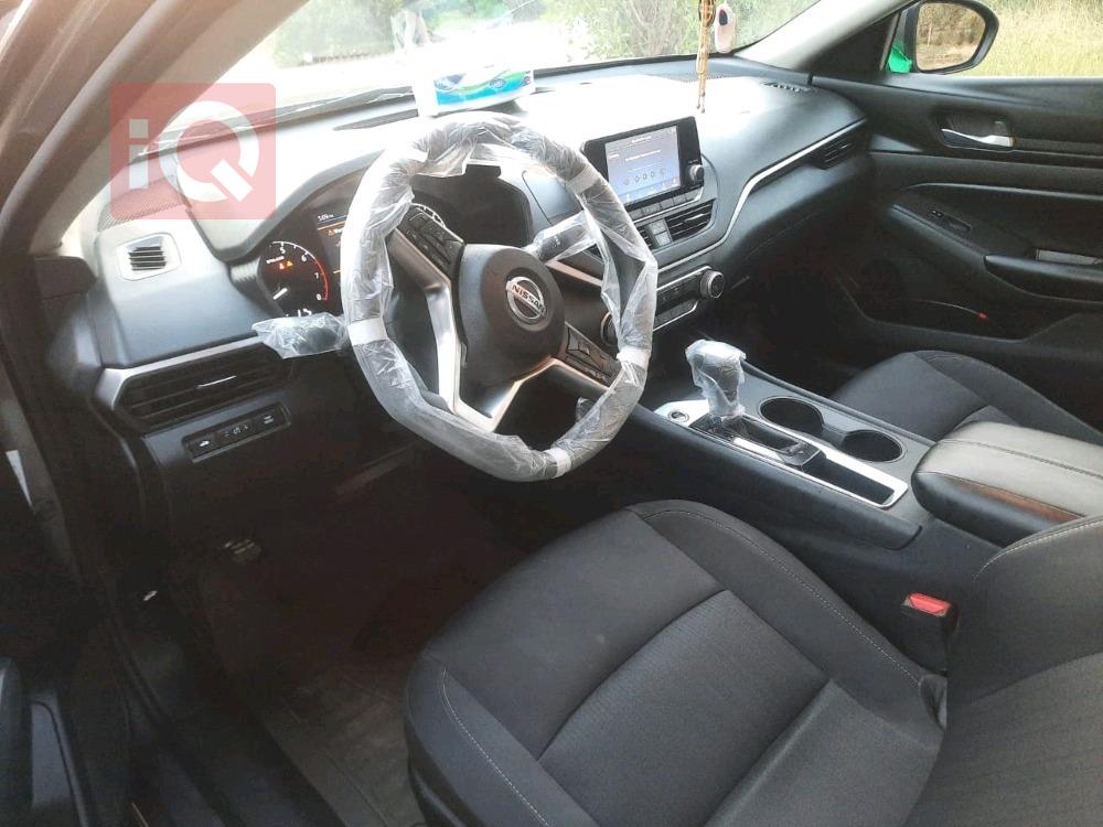 نيسان ألتيما